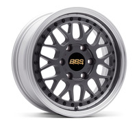 サイズ:17インチ×6.5J
価格:12万5400円
対応車種:【トヨタ】ハイエース(200系)