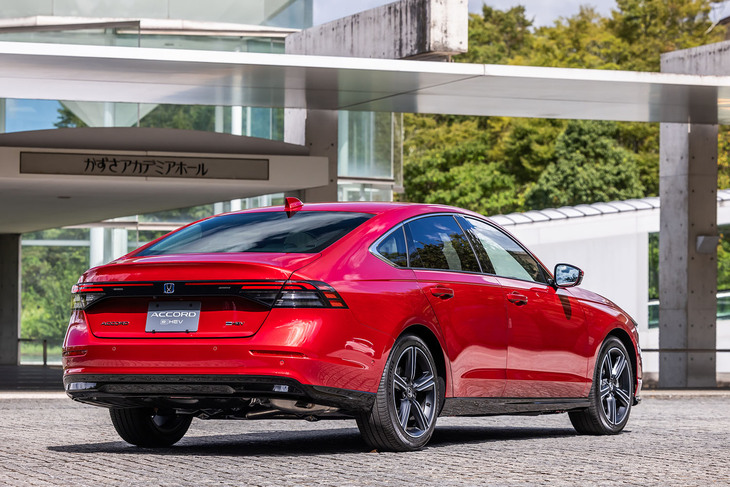 ややフォーマルなファストバックスタイルの新型「ホンダ・アコード」は、発売から5年もたてば「知る人ぞ知るマニアック名車」になっているに違いない。