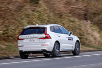 「ジオランダーX-CV」の試乗車となっていた「ボルボXC60」。速度記号がWレンジとなる高速性能や、剛性が高く耐久性や安全性に優れる点などがジオランダーX-CVのセリングポイントになると、横浜ゴムは説明する。