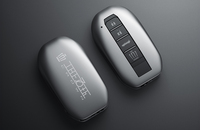 「THE 70th」ロゴ入りの専用キー。