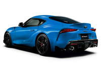 エクステリアでは、マットブラック塗装の19インチ鍛造アルミホイールも特徴。