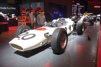 ホンダブースに展示された1964年のF1初参戦車両「RA271」。