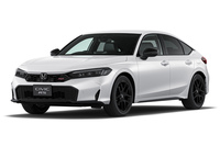 2024年9月のマイナーチェンジでラインナップに加わった「シビックRS」。1.5リッター直4ガソリンターボエンジンに、6段MTと専用にチューニングされた足まわりなどを組み合わせたスポーティーグレードだ。発売当初の価格は419万8700円であった。