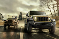 ジープの起源である1941年登場の軍用車「MBウィリス」(写真左)と、現行「ラングラー」の限定モデル「'41エディション」(同右)。 
	清水「このイメージを持ってこられると、ほかのSUVはかすんじゃうね」 
	ほった「問題は、同門のSUVも存在がかすんじゃうことです」