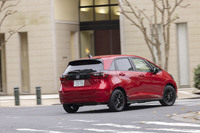 衝突被害軽減ブレーキや渋滞運転支援機能などの基本的な先進運転支援装備はすべて標準で備わる。マルチビューカメラとブラインドスポットモニター、後退出庫サポートはセットで10万5600円のオプションだ。