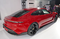 ポルシェ初の100%電気自動車「タイカン」が日本上陸の画像