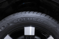 「ソルウス4S HA32」はクムホのオールシーズンタイヤとしては第3世代にあたる。夏タイヤと同じようにドライブできながら突然の雪にも慌てないことを目指した最新モデルだ。