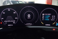 今回試乗した「タイカン ターボ」ではバッテリー残量81%で、ノーマルモードの航続可能距離は319kmだった。