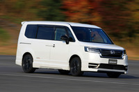 「ステップワゴン」については、今回取材した各パーツに加え、現在サスペンションキットも開発中。「減衰は固定式で、気持ちよく走れるサスを目指す」とのことだった。