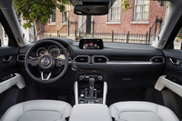 「マツダCX-5」(北米仕様車)のインテリア。