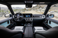 インフォテインメントシステムの「MBUX」は(ようやく)音声認識とタッチ操作に対応した。デフロックスイッチの形状も新しくなった。