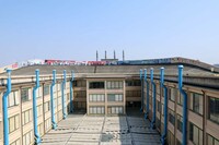 テストコース跡のバンク壁には、近年、さまざまなアーティストによってペインティングが施された。