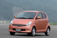 【東京モーターショー2005プレビュー】違う顔のスバル R2の画像