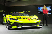 フェラーリが新型レーシングカー「296GT3」を日本初公開