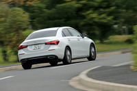 これまでメルセデスのエントリーセダンだった「Cクラス」より小柄でありながら、十分な車内空間を持つ「Aクラス セダン」。パッケージのよさだけでなく、走りのよさや快適さも特徴のモデルだった。