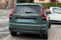 「ダチア・ジョガー」。2023年11月シエナで。