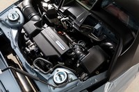 キャビン後方に横置きされる0.66リッター直3ターボエンジン。特別なチューニングは、一切施されていない。