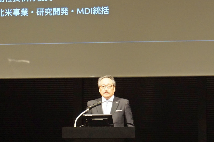 プレゼンテーションを行ったマツダの藤原清志 代表取締役副社長執行役員。