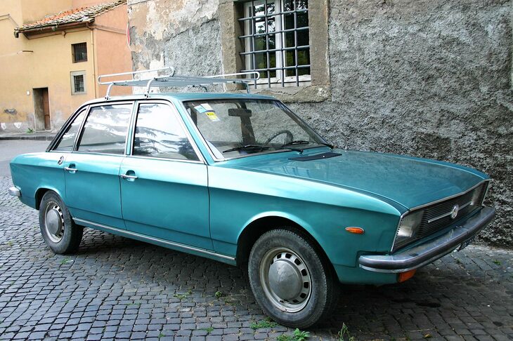 「フォルクスワーゲンK70」は、VWに経営統合される前のNSUによって、「Ro80」のレシプロ版として開発された。