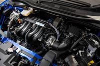 試乗車に搭載される、1.5リッターエンジンとモーターを組み合わせたハイブリッドパワーユニット。「モデューロX」シリーズのパワーユニットは、基本的に標準車と共通である。