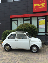 往年の「500(チンクエチェント)」は、フランスでは「ヨーグルト瓶」の愛称でも親しまれていた。