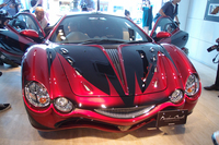 限定1台の「デビルマン オロチ」。光岡自動車の極上中古車を基に製作された。