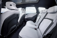 インテリアの仕上げは、4種類のバリエーションから選択できる。