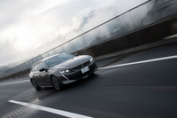 ディーゼルモデルの「GT BlueHDi」は、動力性能の高さにおいても、装備の充実度で見ても、「508」シリーズの最上級グレードにあたる。