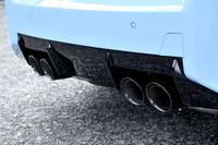 マフラーは左右2本ずつの4本出しだ。