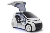 トヨタのコンセプトモデル「Concept-愛i RIDE」。AI技術を活用することでドライバーの気持ちを先回りした提案を行い、「新しいFun to Drive」をもたらすという。