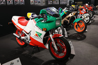 ホンダクラシックのブースで。1987年「NS125RIアドリアティコ」は、イタリア工場から初めて日本に輸出されたモデル。