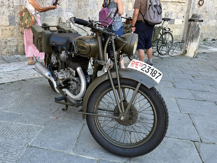 1942年「ジレラ・モノポスト500」。王国カラビニエリと呼ばれていた当時、バルカン半島戦線で用いられていた。