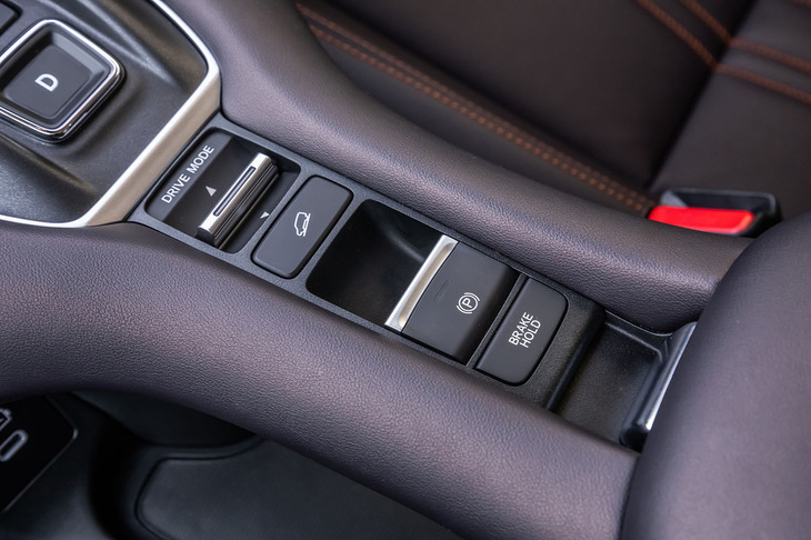 ホンダZR-V e:HEV Z(サイドブレーキスイッチ)