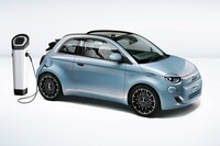 普通充電と急速充電に対応。一充電あたりの航続可能距離(WLTCモード)は335kmと公表される。