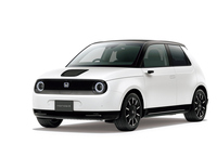 清水氏とwebCGほったが「(デザインは)傑作!」と言ってはばからない「ホンダe」。航続距離を割り切った都市型EVだったが、割高な価格設定もあって短命に終わった。今では開発終了によってコネクテッド機能が止まった中古車が、U-Select(ホンダの中古車販売店)の軒先に並んでいるのだとか。ああ諸行無常……。