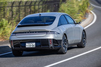 「アイオニック6」は、WLTPモードで519kmの一充電航続距離をうたう。表示される航続可能距離と実走行距離の乖離(かいり)は少なく、エアコンを稼働させてもエコモードなら500km前後は走行できそうだった。