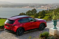 累計販売台数は450万台以上。今や“世界で最も売れているマツダ車”となった「CX-5」。今回の新型は、マツダとしては絶対に失敗できない一台といえる。