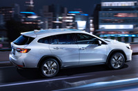 スバルは「レイバック」を、より都会的なセンスを重視したクロスオーバーモデルであるとしている。