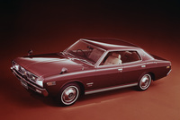 国産初の4ドアハードトップとなった1972年「セドリック 4ドアハードトップ2600GX」。2ドアハードトップでは後れをとった日産が、4ドアで巻き返しを図った。