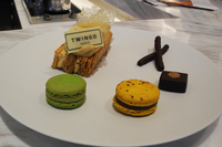 オリジナルスイーツ「ラ トゥインゴ パリ ヴュ パー ピエール・エルメ・パリ」(2592円)。