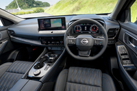 日産が「エクストレイル」をマイナーチェンジ “タフギア”を強調した新グレードを設定の画像