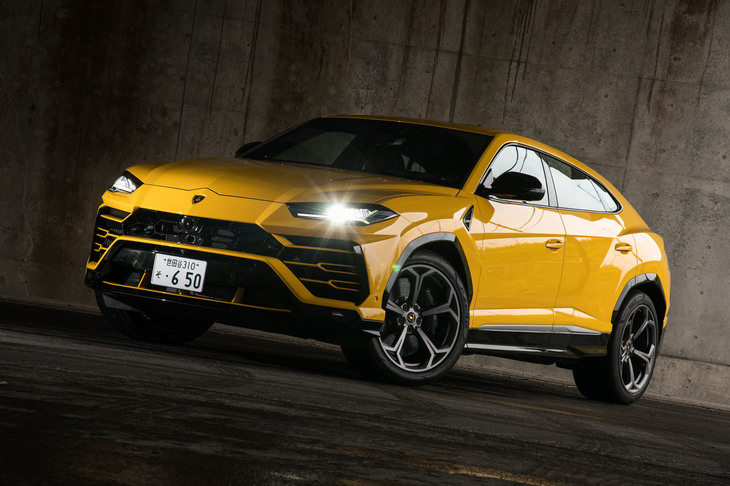2018年10月から、日本でもデリバリーが始まった「ランボルギーニ・ウルス」。車両本体価格は2779万9200円だが、今回のテスト車にはおよそ560万円分ものオプションが装着されていた。