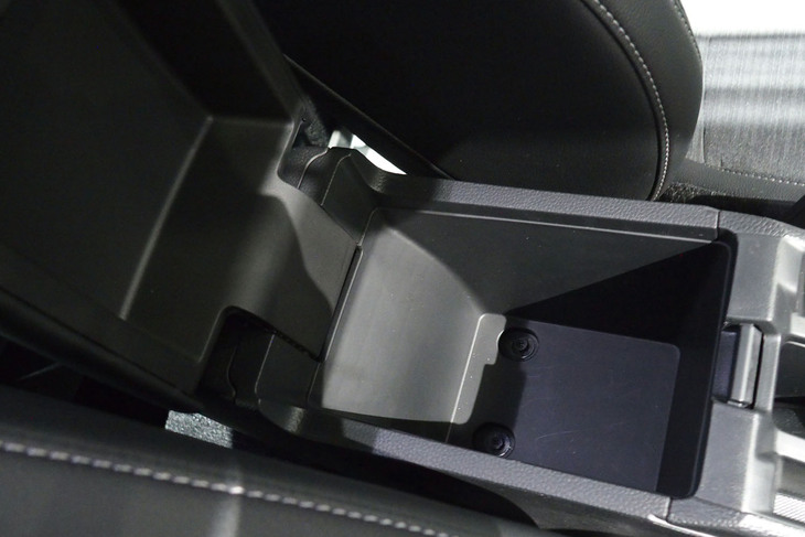 ホンダWR-V(センターコンソールボックス)