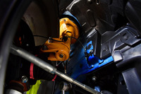 「タイプS」にはビルシュタインダンパー(写真の黄色い部分)が標準で装着される。