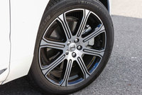 「T8」のタイヤサイズは255/45R20。ミシュランの「ラティチュード・スポーツ3」を履いていた。