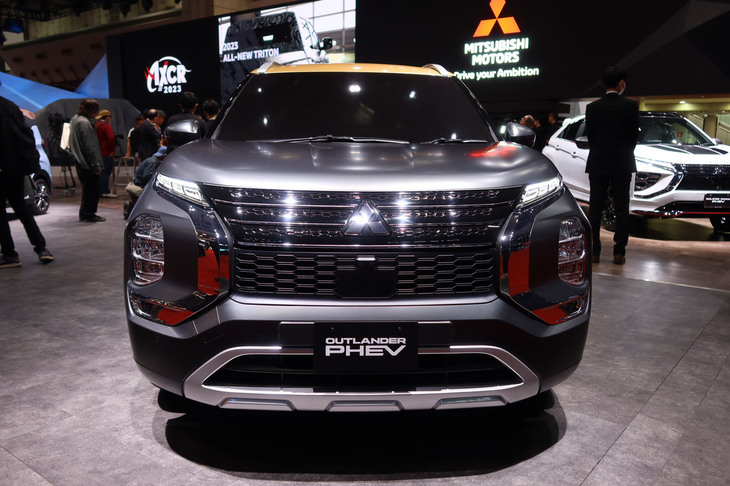 三菱アウトランダーPHEV