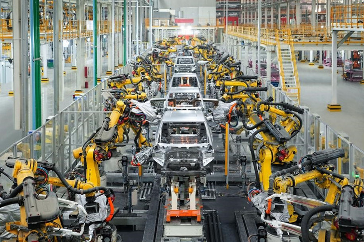 中国・深センにあるBYDの生産工場の様子。現在、BYD初となる海外生産拠点をタイに建設中で、2024年中に操業を開始する予定だ。