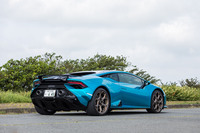 パワーユニットは「ウラカンSTO」と同じ最高出力640PS、最大トルク565N・mの自然吸気のV10エンジン。これを後輪駆動で味わう。