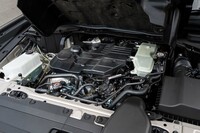 3.3リッター直6ディーゼルエンジンの最高出力は231PS、最大トルクは500N・m。カタログ燃費は仕様に応じて18.3~19.7km/リッターとなっている(WLTCモード)。