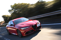 「ジュリア クアドリフォリオ」は、デビュー時から大きく変わらずに元気でいてくれた。カーマニアとしてはそれだけでシアワセだ。(写真=田村 弥)